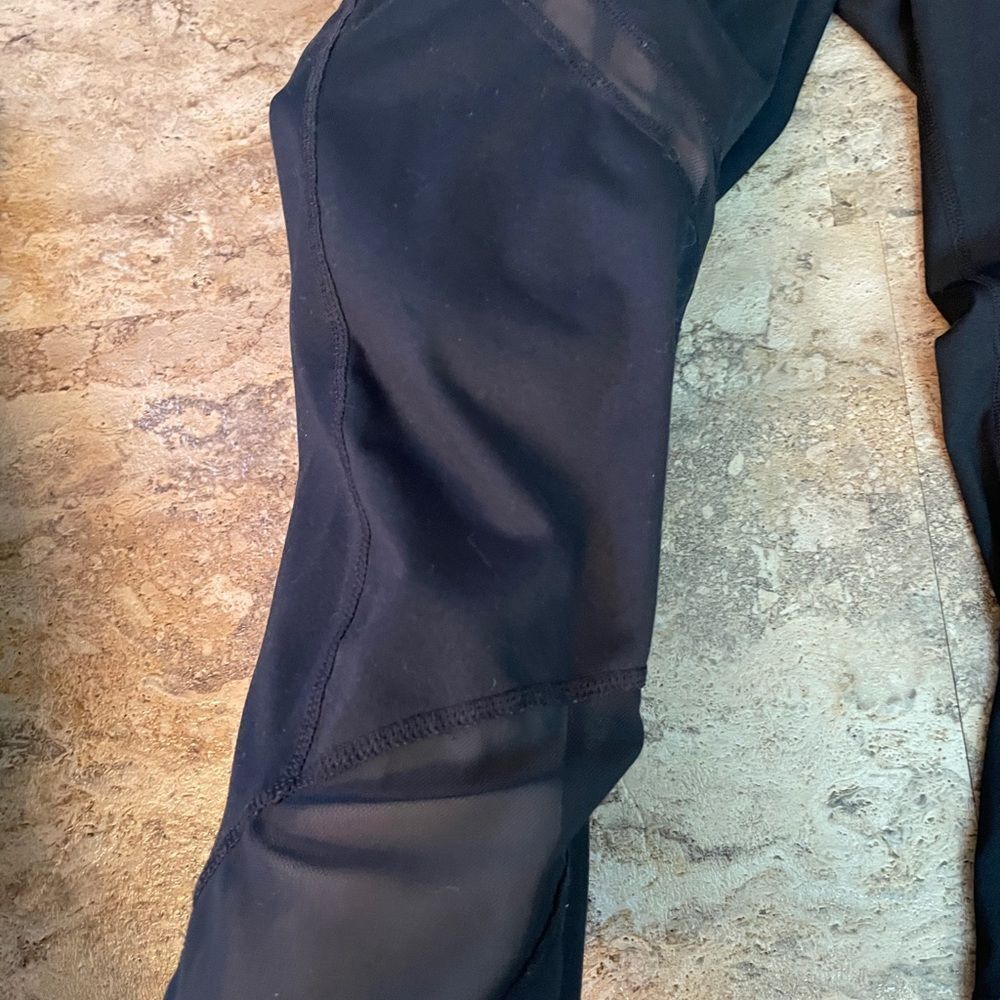 LIVI active Black legging size 18/20 mesh cutout - Picture 3 of 4
